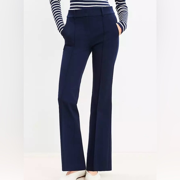 NWT Loft Sutton Flare Pants in Navy - Women’s Size 6 - Business Casual Office - Picture 1 of 10